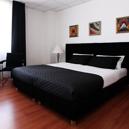 Sos Motel Hatvan Bilik gambar