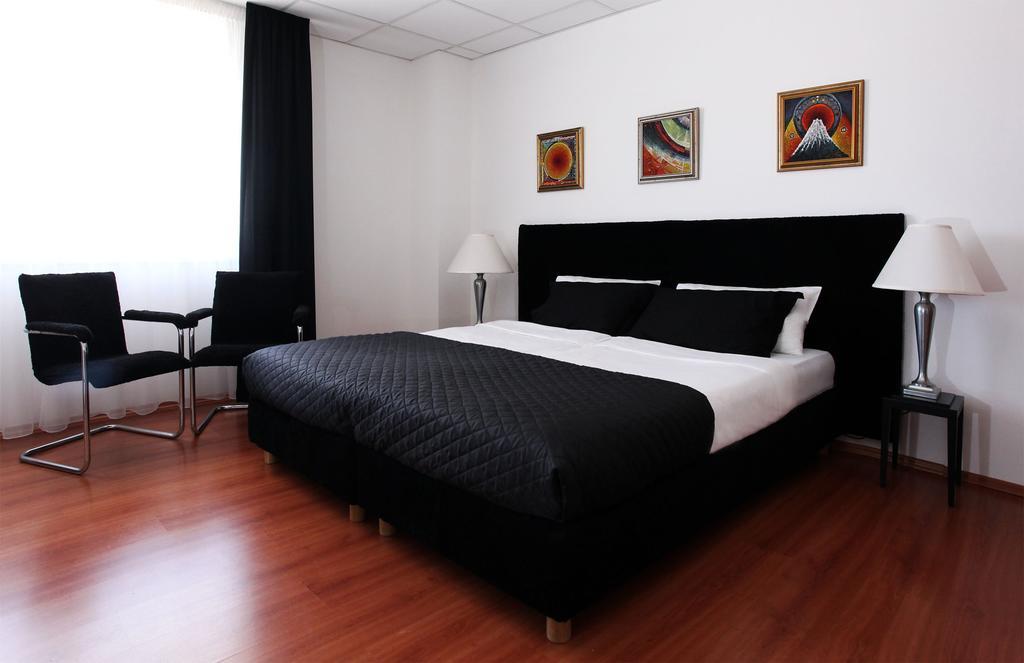 Sos Motel Hatvan Bilik gambar
