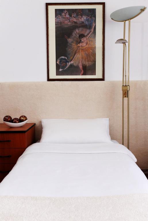 Sos Motel Hatvan Bilik gambar