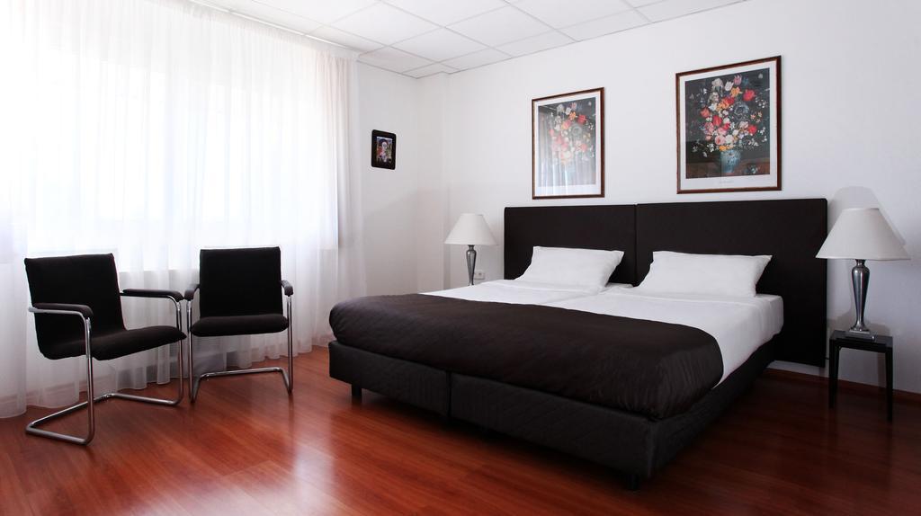 Sos Motel Hatvan Bilik gambar